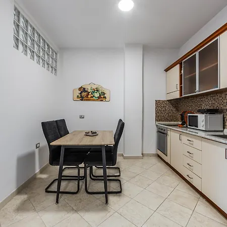 Sunset View Apartment Golem (Tirana)